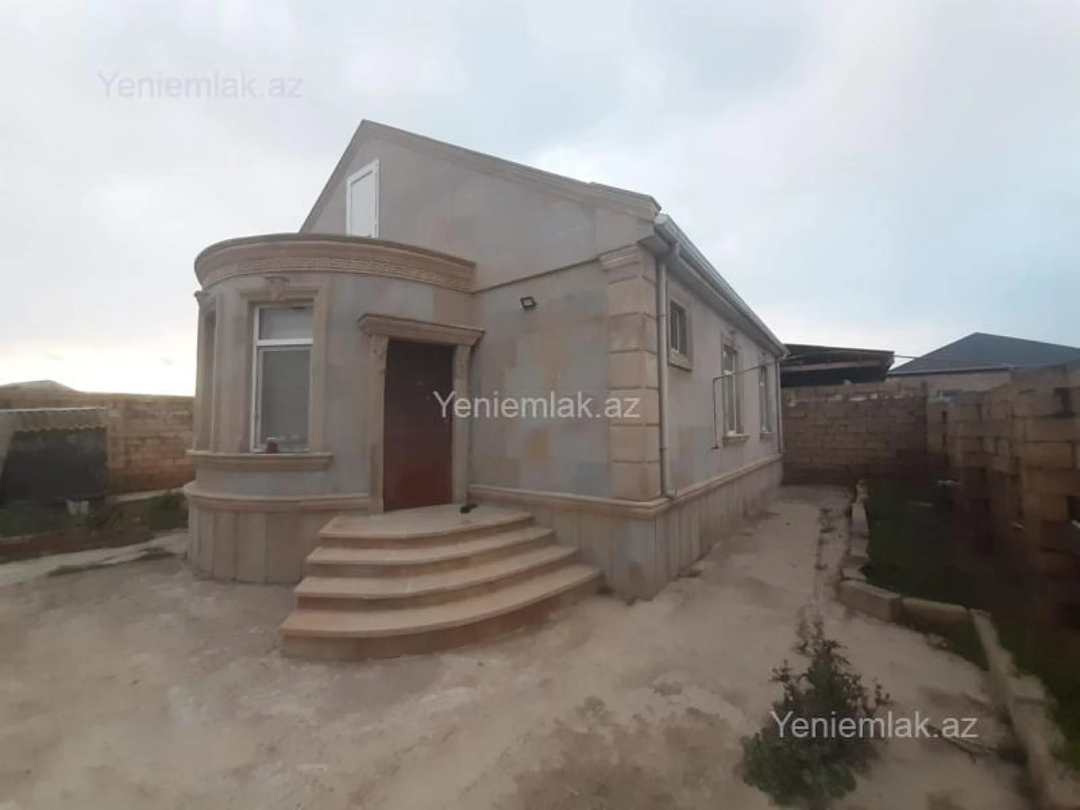 Satılır 3 otaqlı həyət evi 100 m²