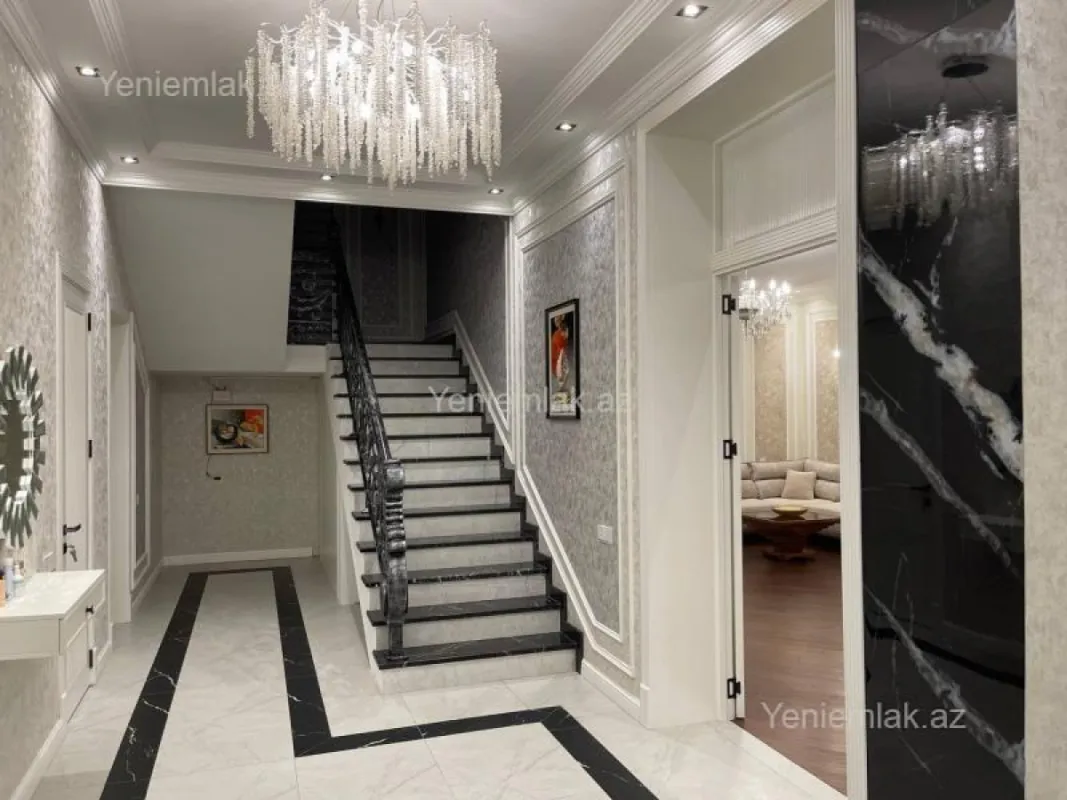 Satılır 7 otaqlı həyət evi 430 m²