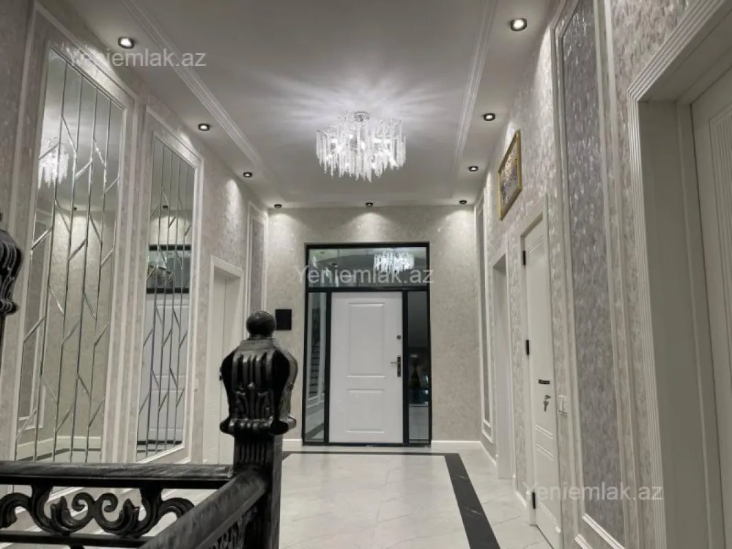 Satılır 7 otaqlı həyət evi 430 m²