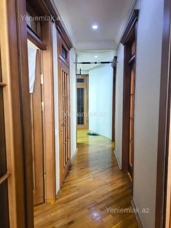 Satılır 3 otaqlı yeni tikili 128 m²