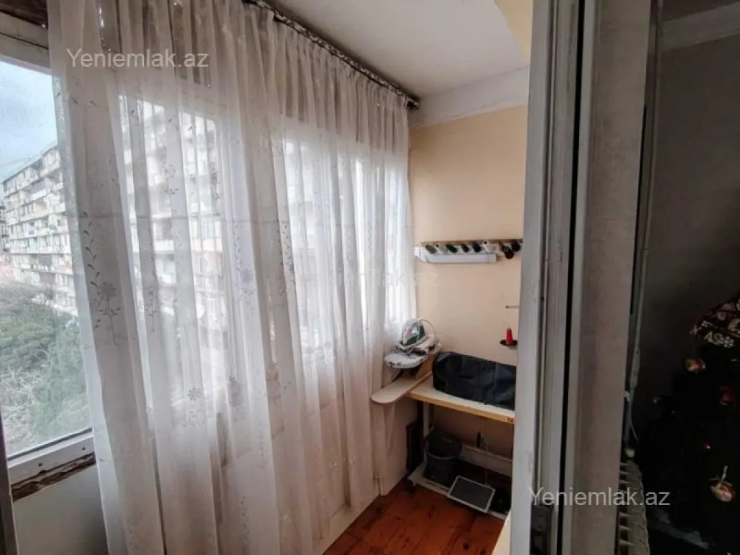 Satılır 2 otaqlı köhnə tikili 70 m²