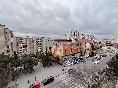 Satılır 2 otaqlı köhnə tikili 70 m²