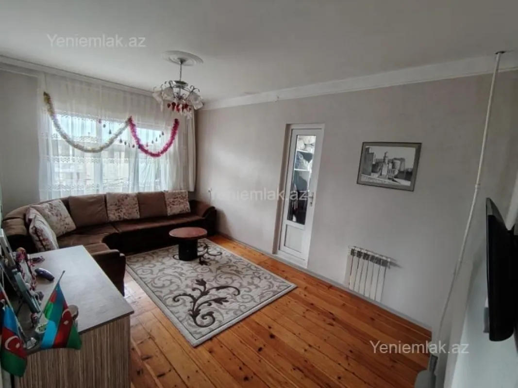 Satılır 2 otaqlı köhnə tikili 70 m²