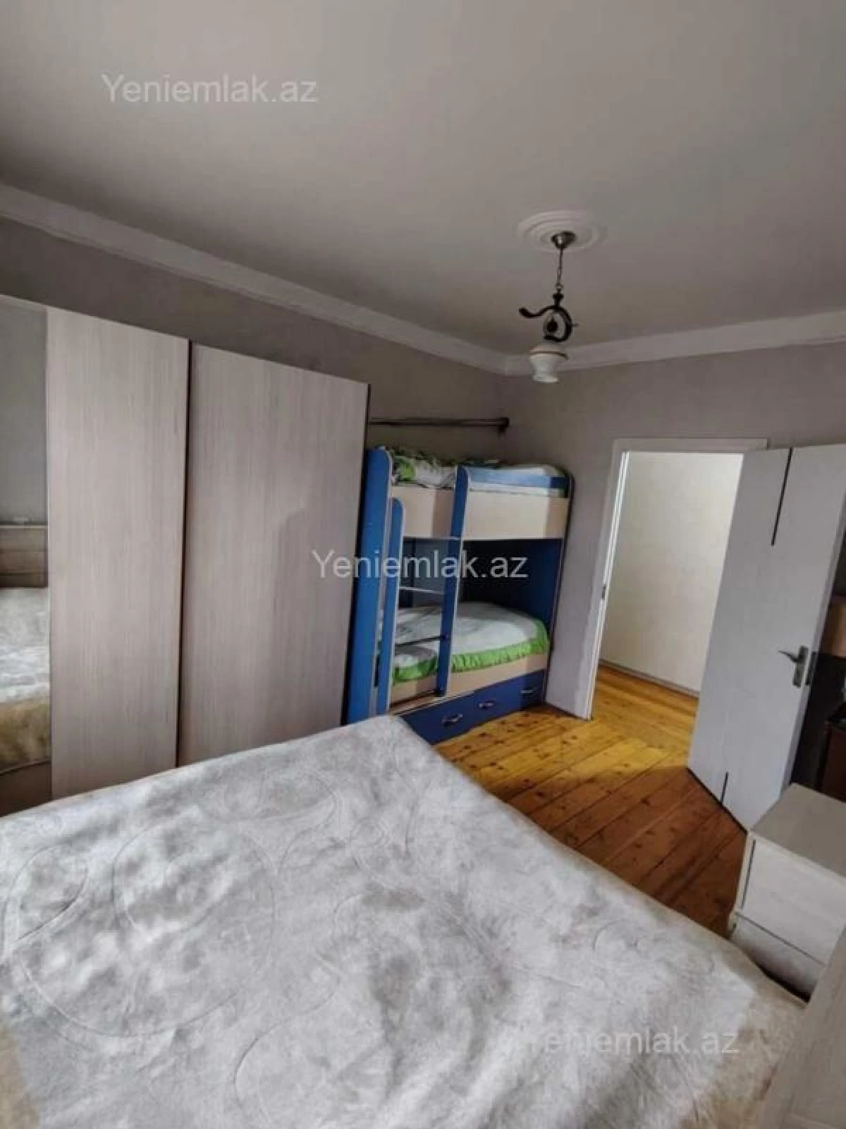 Satılır 2 otaqlı köhnə tikili 70 m²