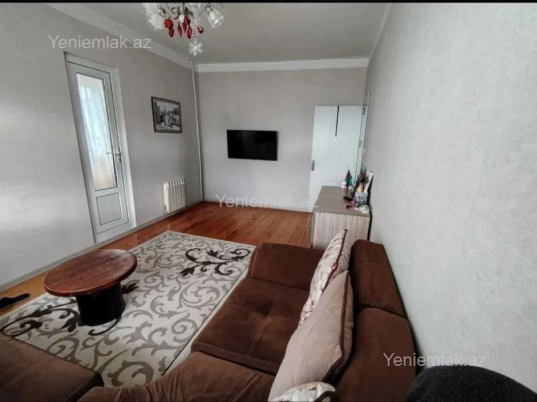 Satılır 2 otaqlı köhnə tikili 70 m²