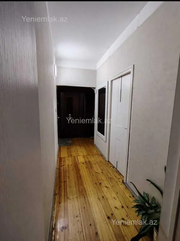 Satılır 2 otaqlı köhnə tikili 70 m²