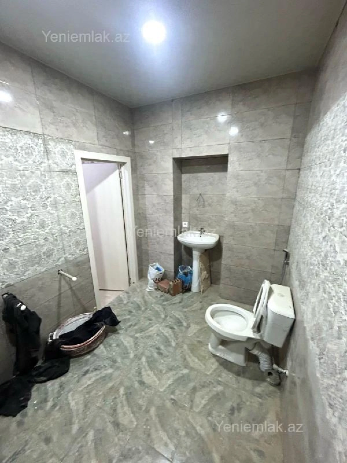 Satılır 2 otaqlı yeni tikili 72 m²