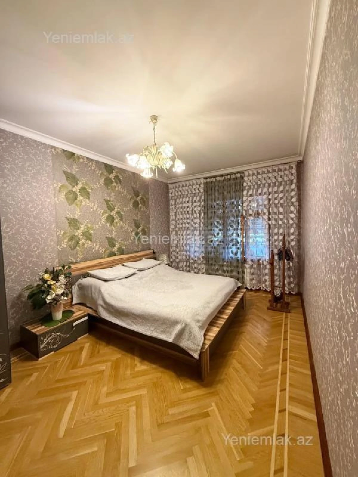 Satılır 4 otaqlı köhnə tikili 100 m²