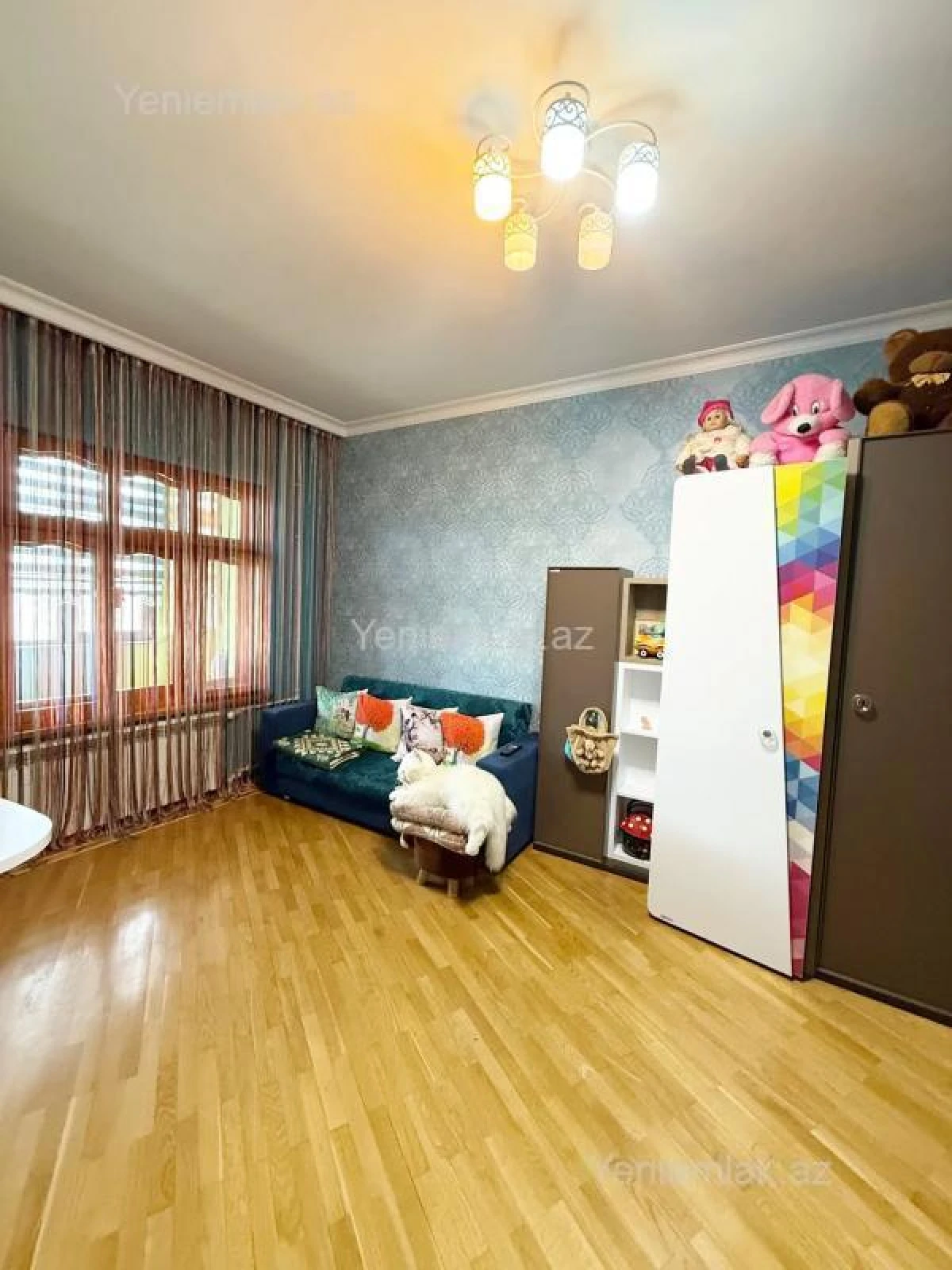 Satılır 4 otaqlı köhnə tikili 100 m²