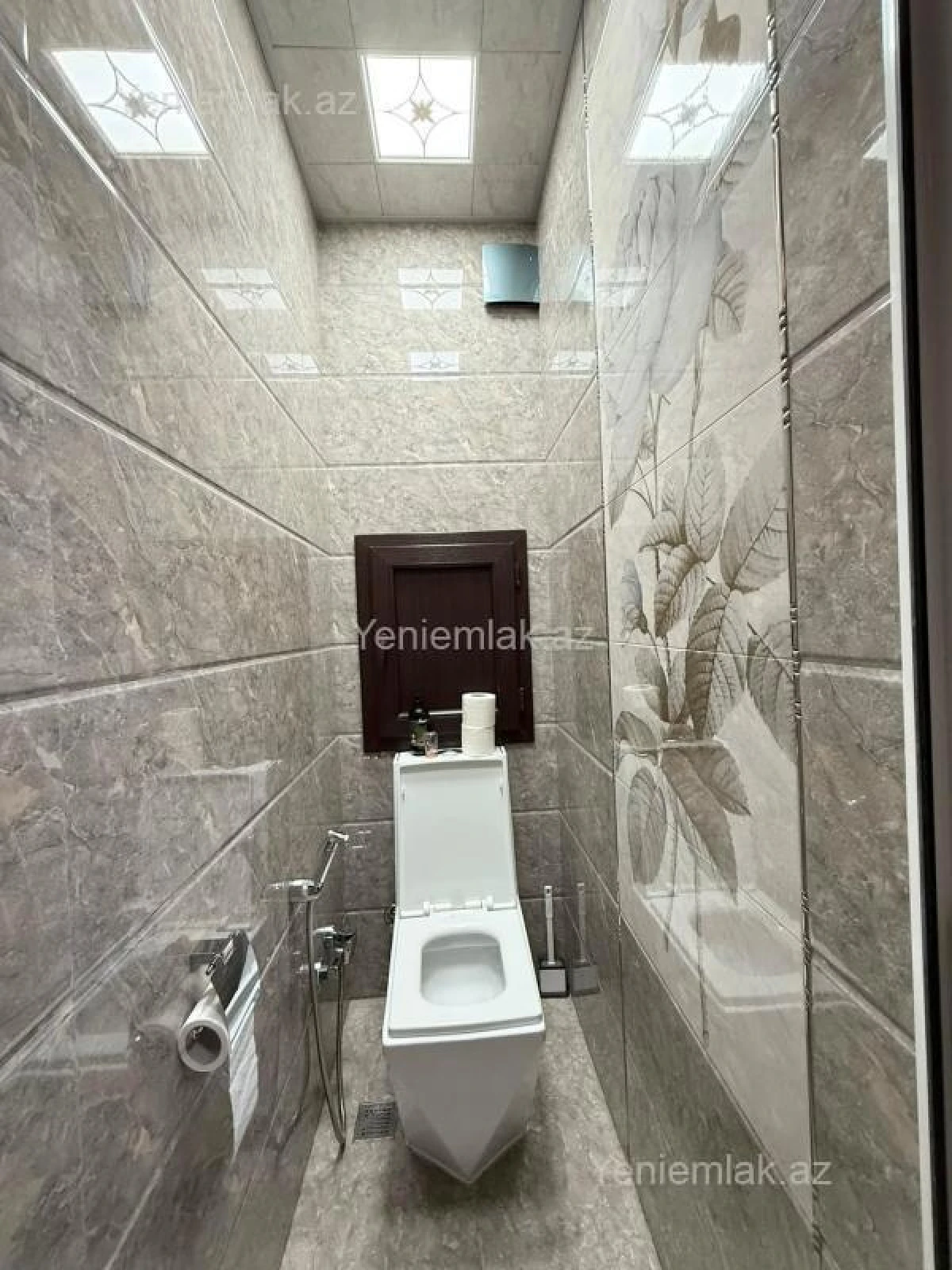 Satılır 4 otaqlı köhnə tikili 100 m²