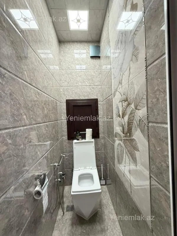 Satılır 4 otaqlı köhnə tikili 100 m²