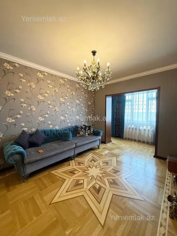 Satılır 4 otaqlı köhnə tikili 100 m²