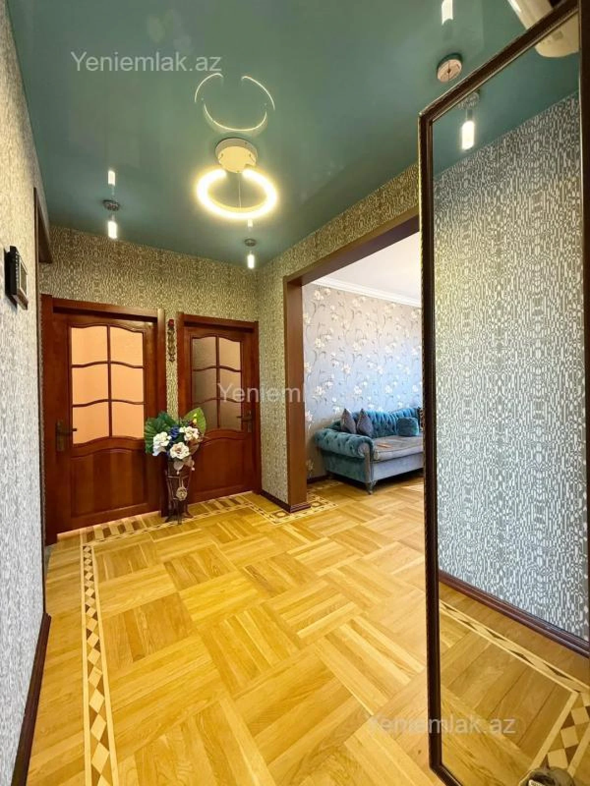 Satılır 4 otaqlı köhnə tikili 100 m²