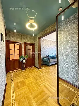 Satılır 4 otaqlı köhnə tikili 100 m²