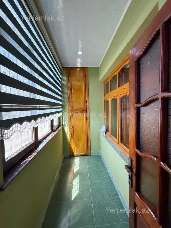 Satılır 4 otaqlı köhnə tikili 100 m²