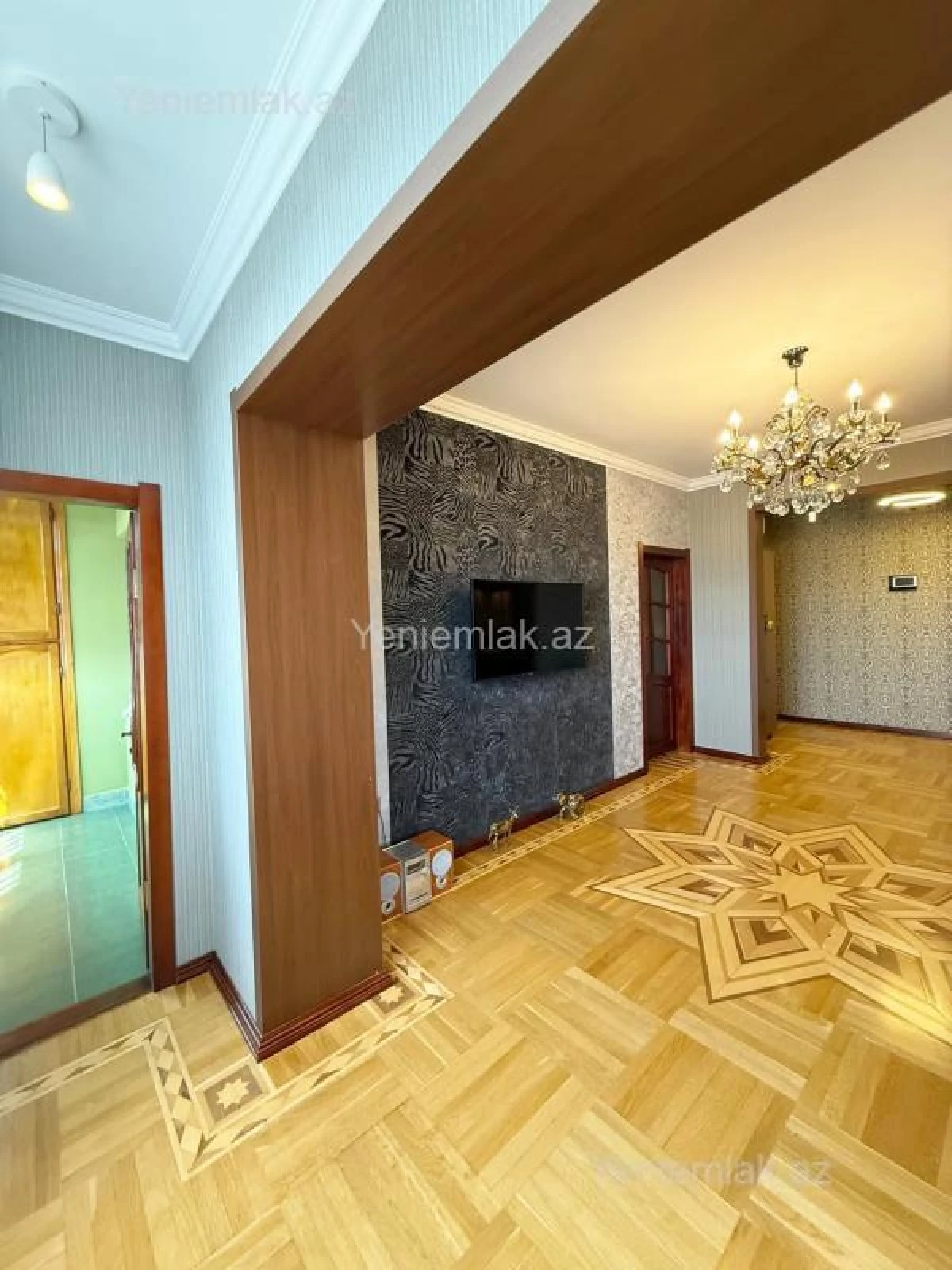 Satılır 4 otaqlı köhnə tikili 100 m²