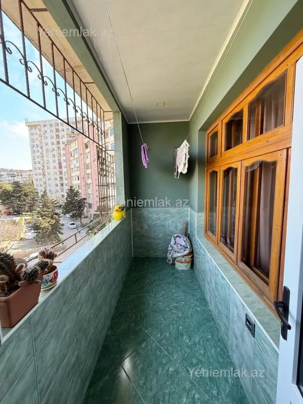 Satılır 4 otaqlı köhnə tikili 100 m²