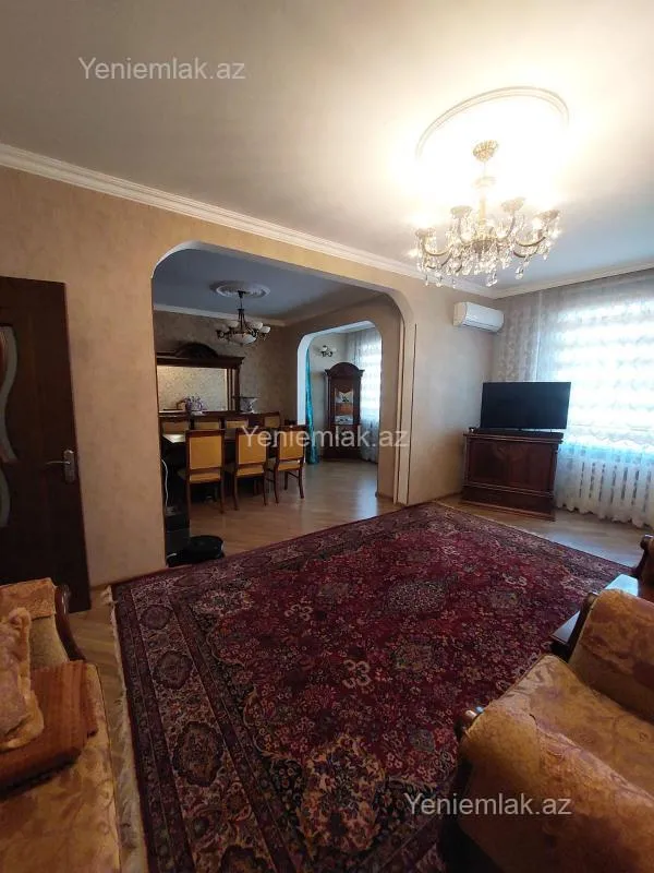Satılır 5 otaqlı köhnə tikili 125 m²