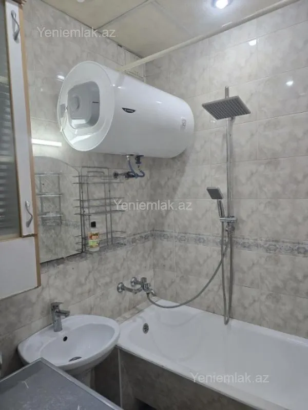 Satılır 3 otaqlı köhnə tikili 55 m²