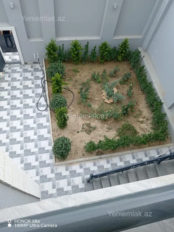 Satılır 4 otaqlı həyət evi 305 m²