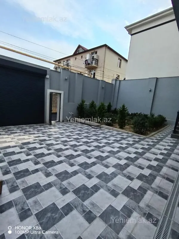 Satılır 4 otaqlı həyət evi 305 m²