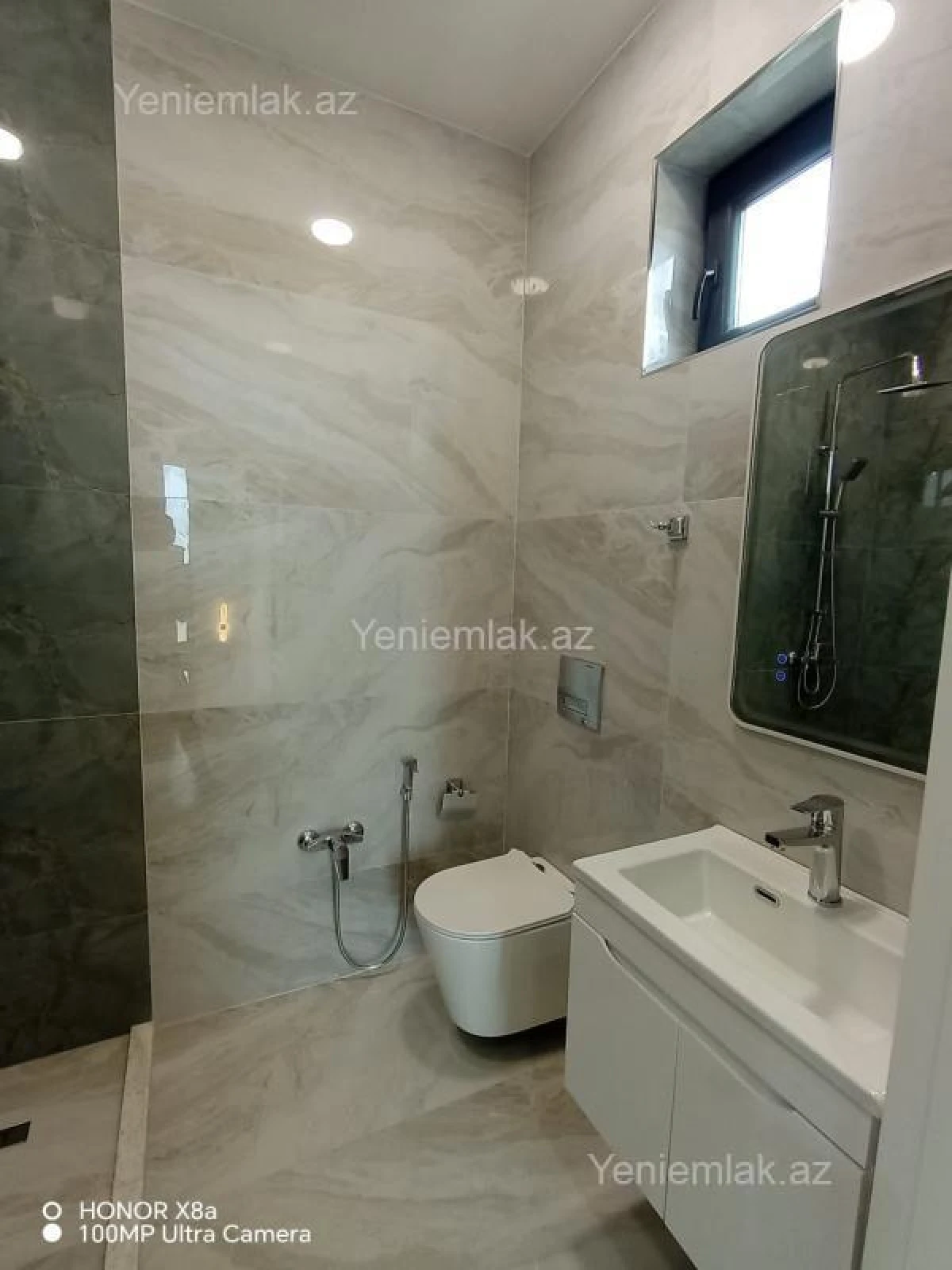 Satılır 4 otaqlı həyət evi 305 m²