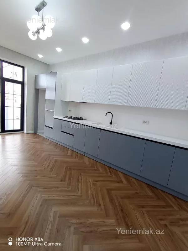 Satılır 4 otaqlı həyət evi 305 m²