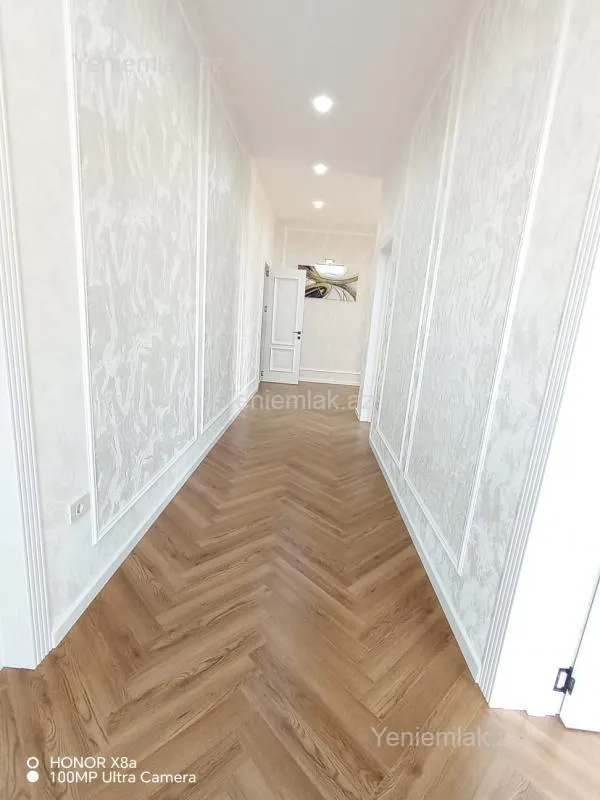 Satılır 4 otaqlı həyət evi 305 m²
