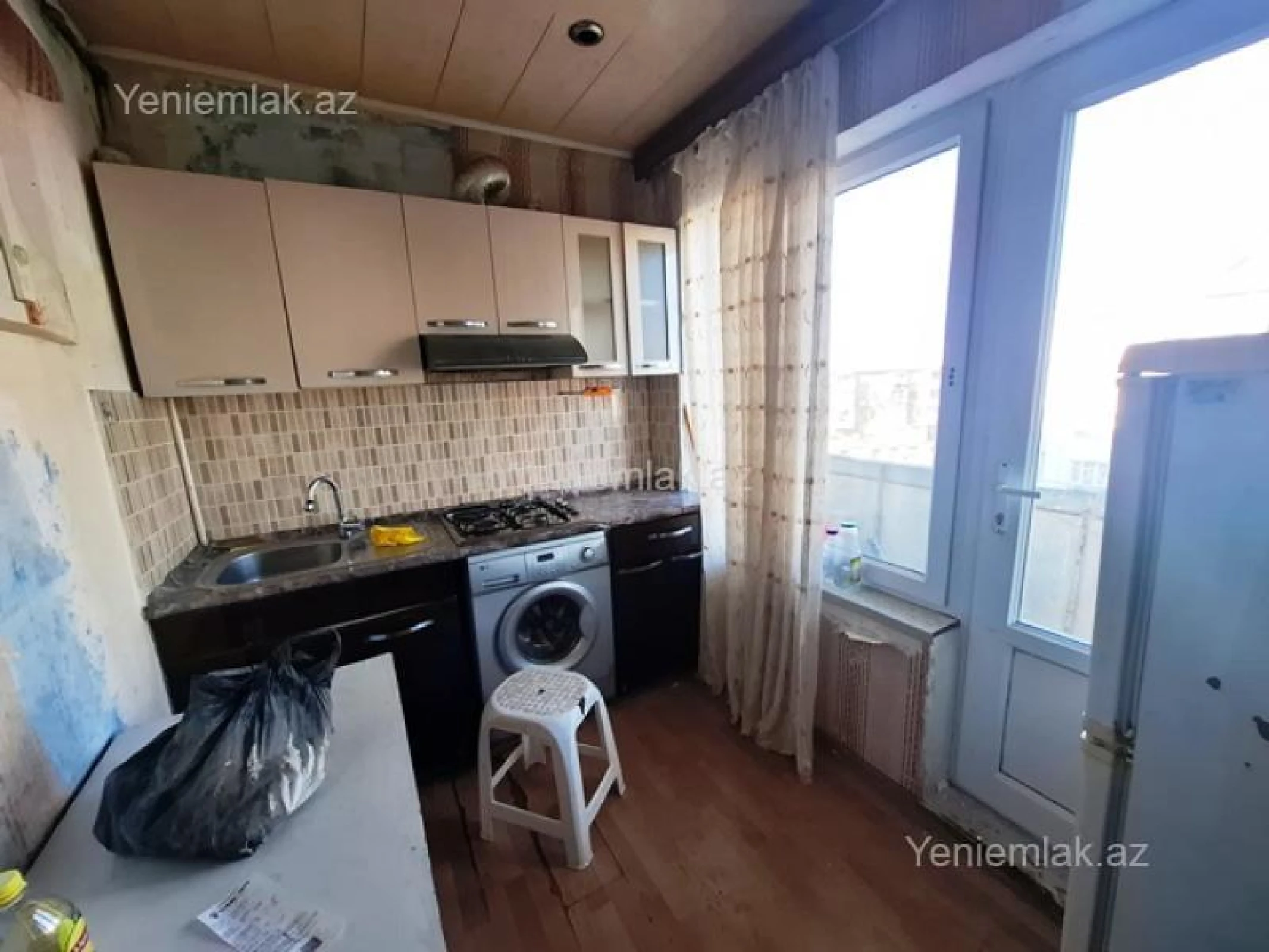Satılır 2 otaqlı köhnə tikili 65 m²