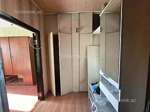 Satılır 2 otaqlı köhnə tikili 65 m²