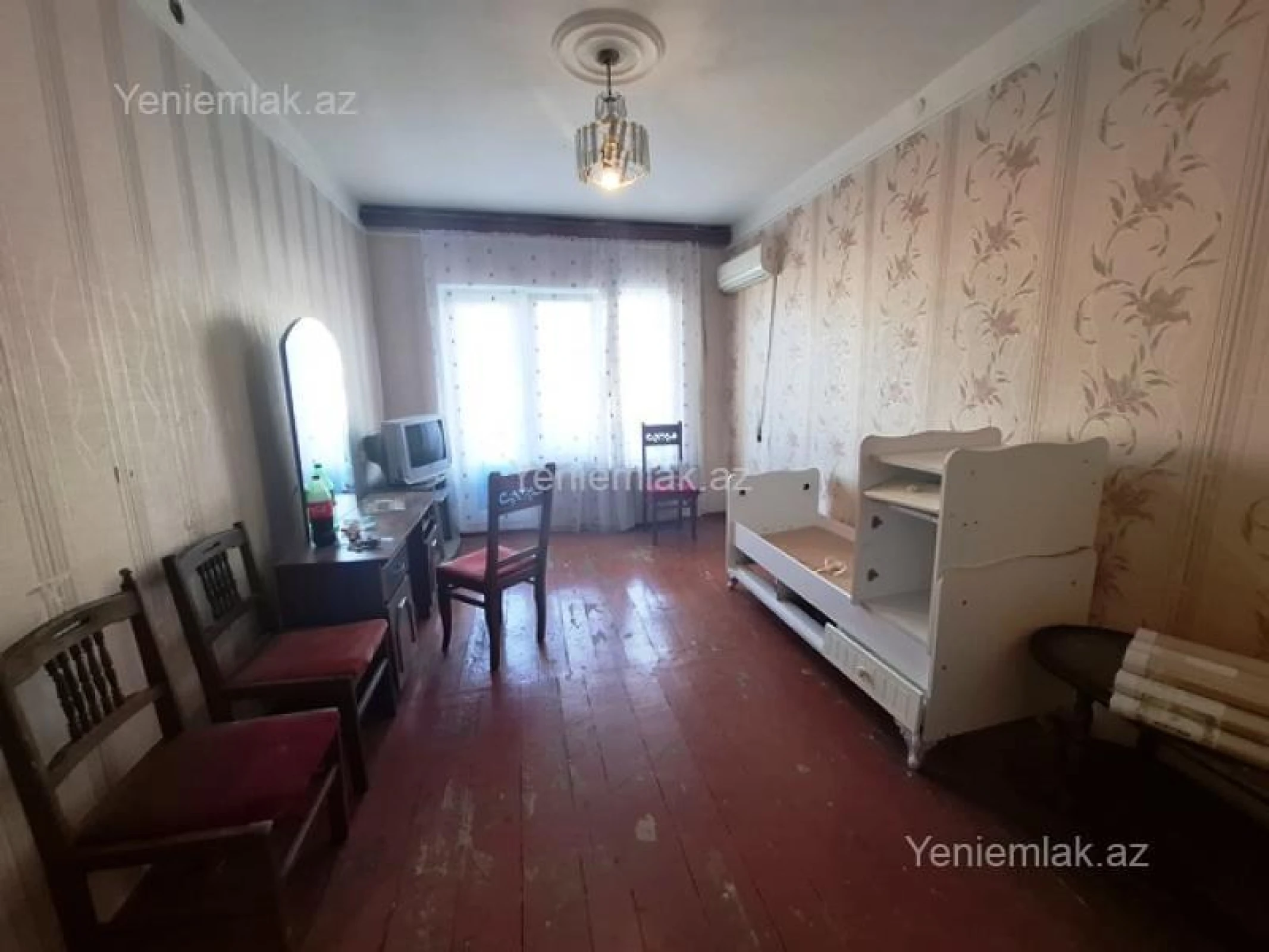 Satılır 2 otaqlı köhnə tikili 65 m²