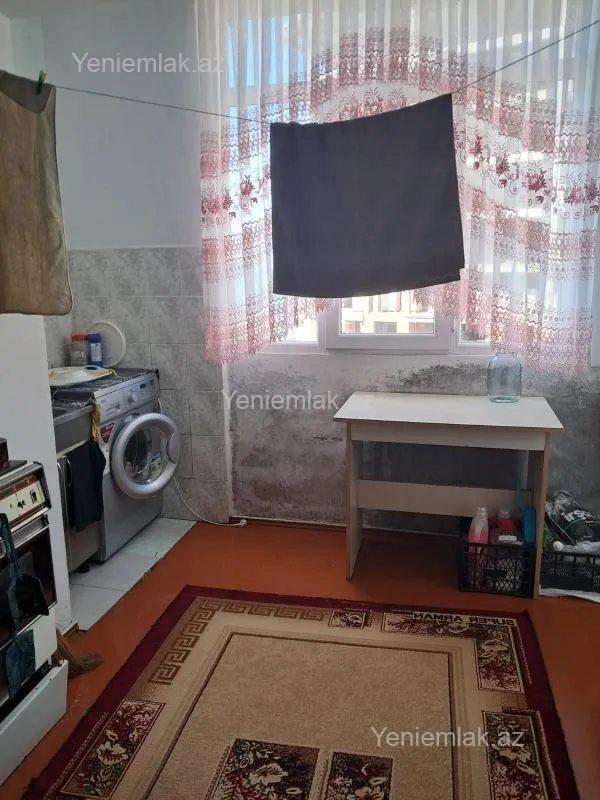 Satılır 2 otaqlı köhnə tikili 60 m²