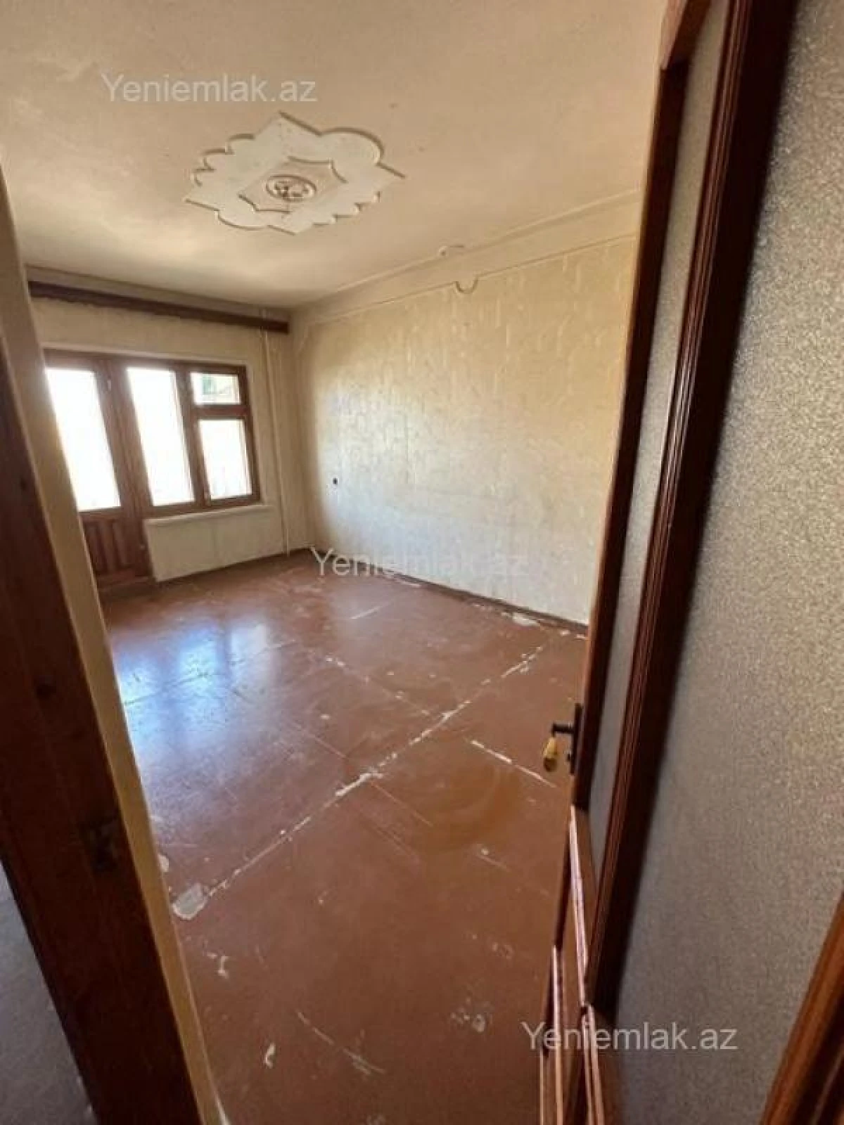 Satılır 3 otaqlı köhnə tikili 80 m²