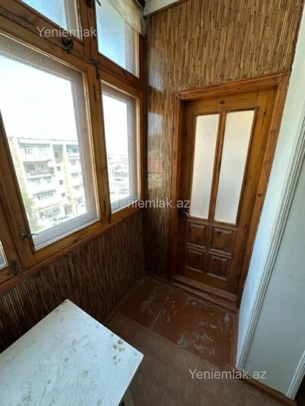 Satılır 3 otaqlı köhnə tikili 80 m²