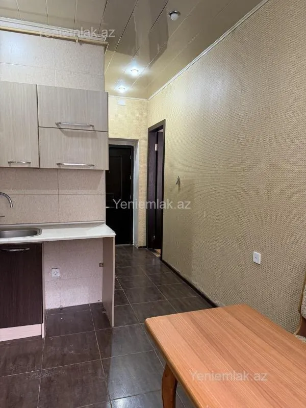Satılır 2 otaqlı köhnə tikili 66 m²