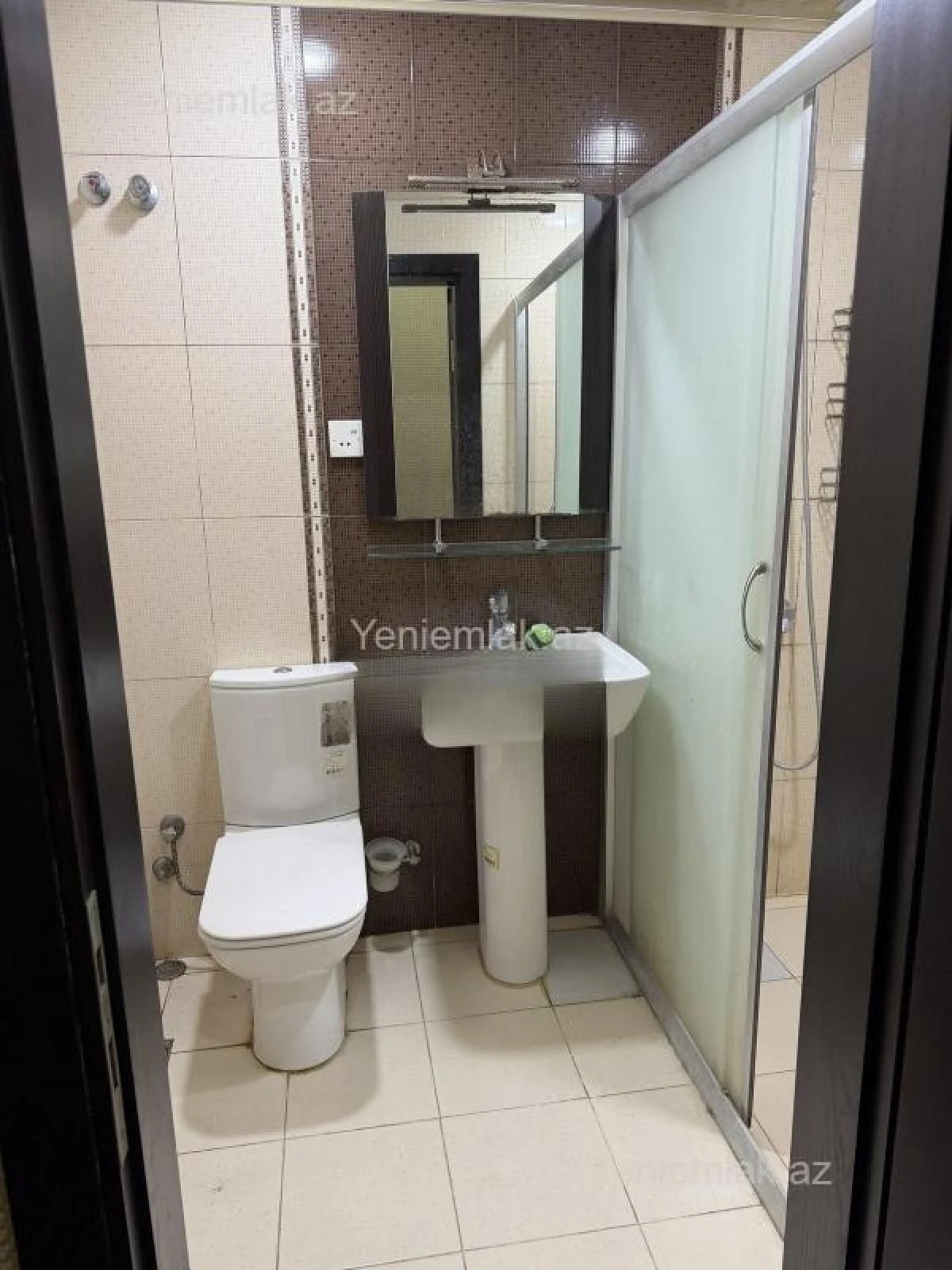 Satılır 2 otaqlı köhnə tikili 66 m²