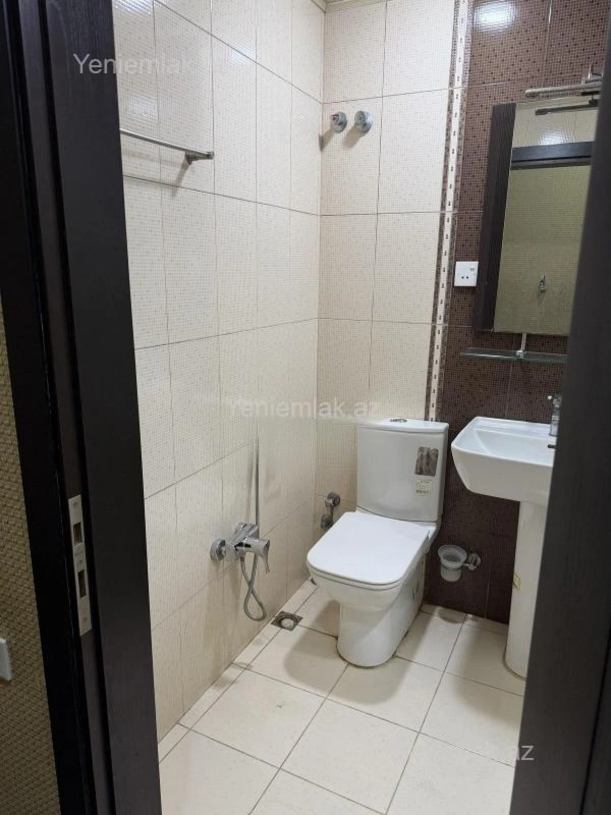 Satılır 2 otaqlı köhnə tikili 66 m²