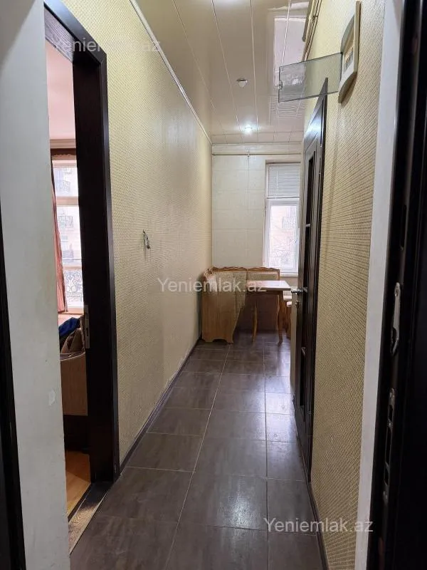 Satılır 2 otaqlı köhnə tikili 66 m²