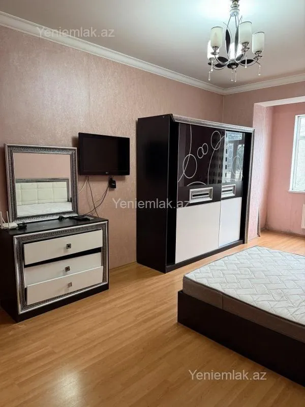 Satılır 2 otaqlı köhnə tikili 66 m²