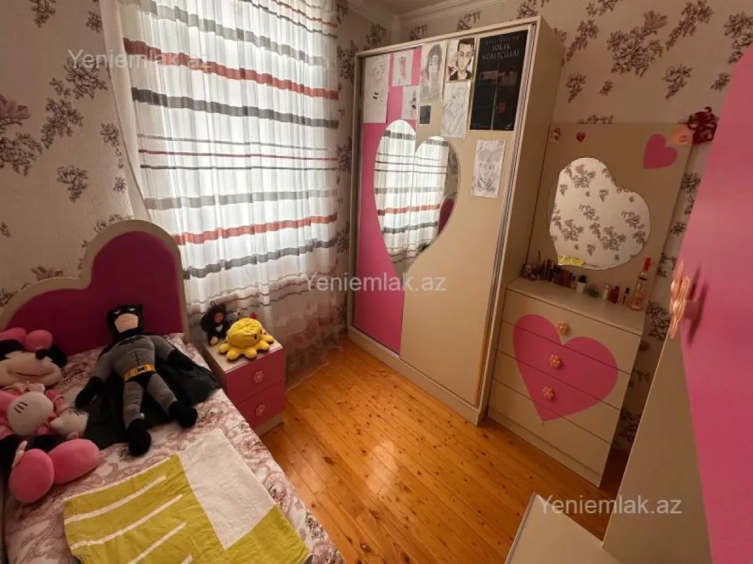 Satılır 6 otaqlı həyət evi 263 m²