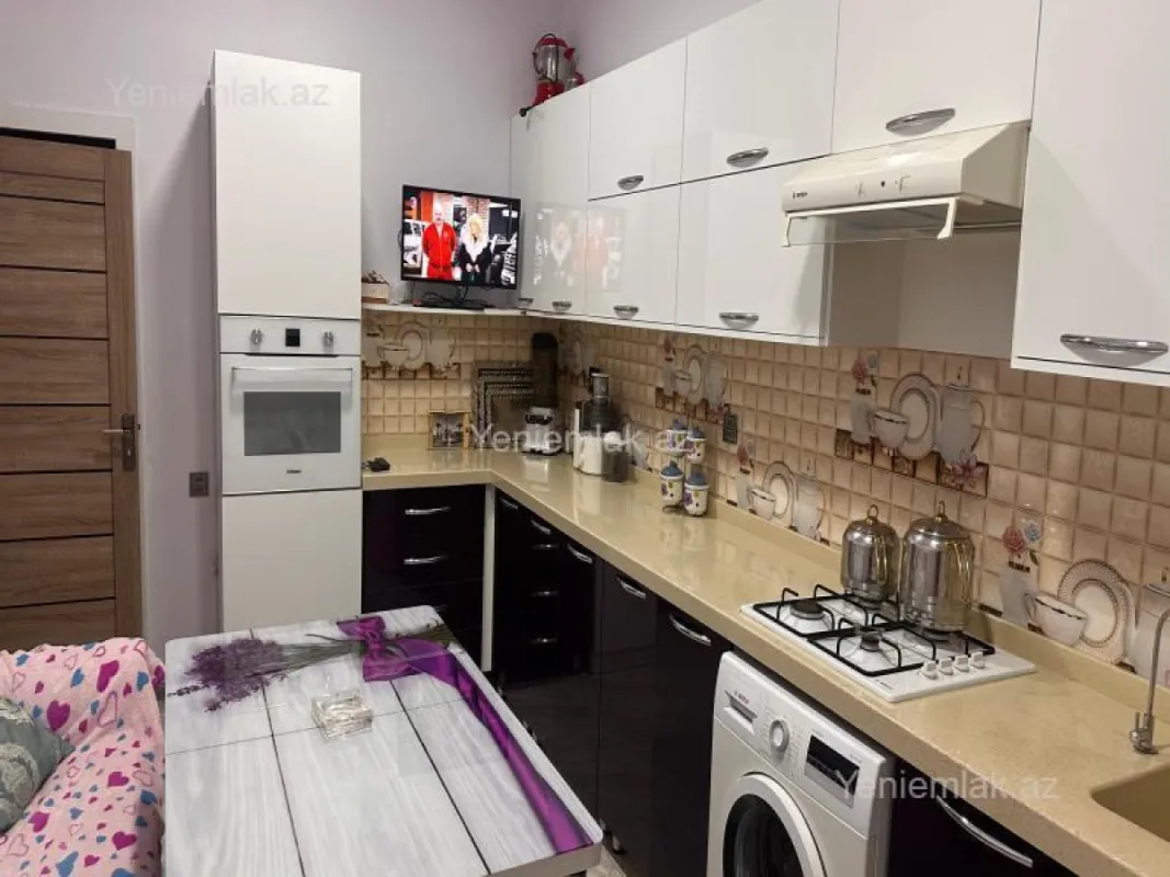 Satılır 6 otaqlı həyət evi 263 m²