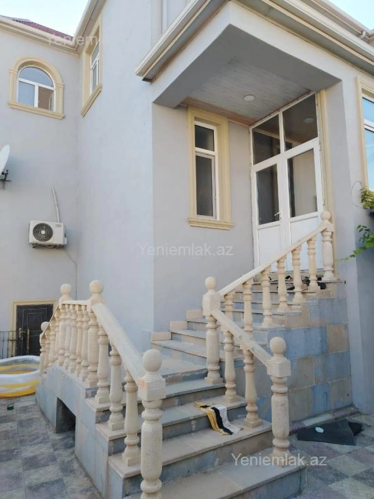 Satılır 6 otaqlı həyət evi 263 m²