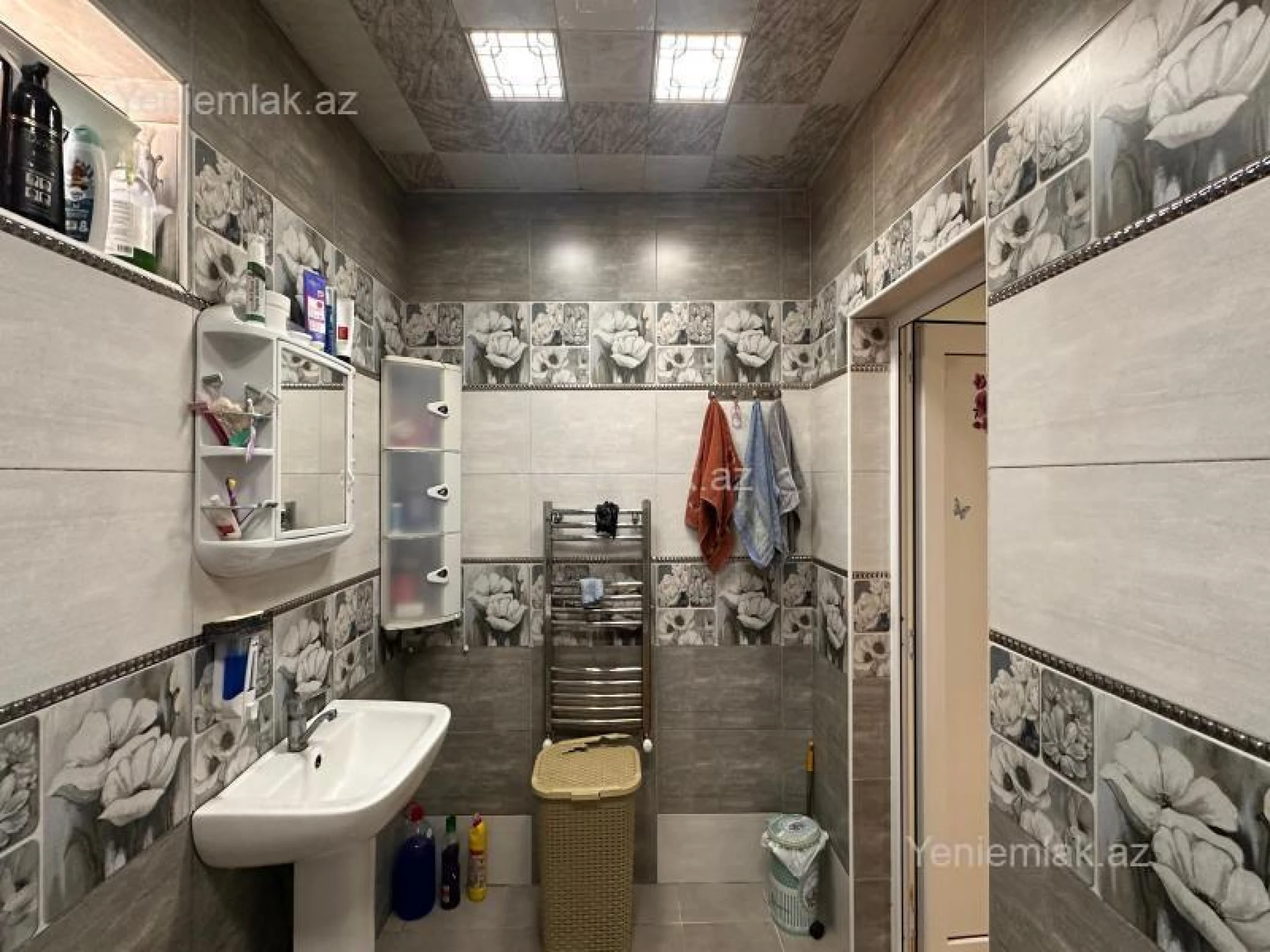 Satılır 6 otaqlı həyət evi 263 m²