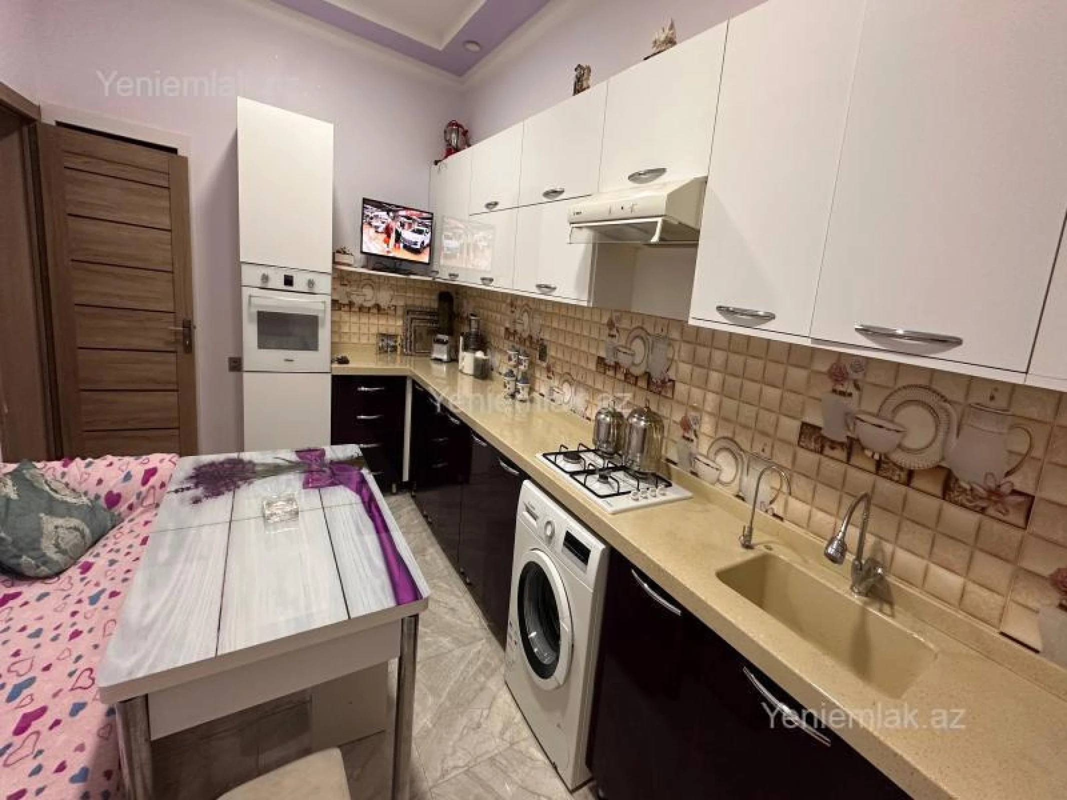 Satılır 6 otaqlı həyət evi 263 m²