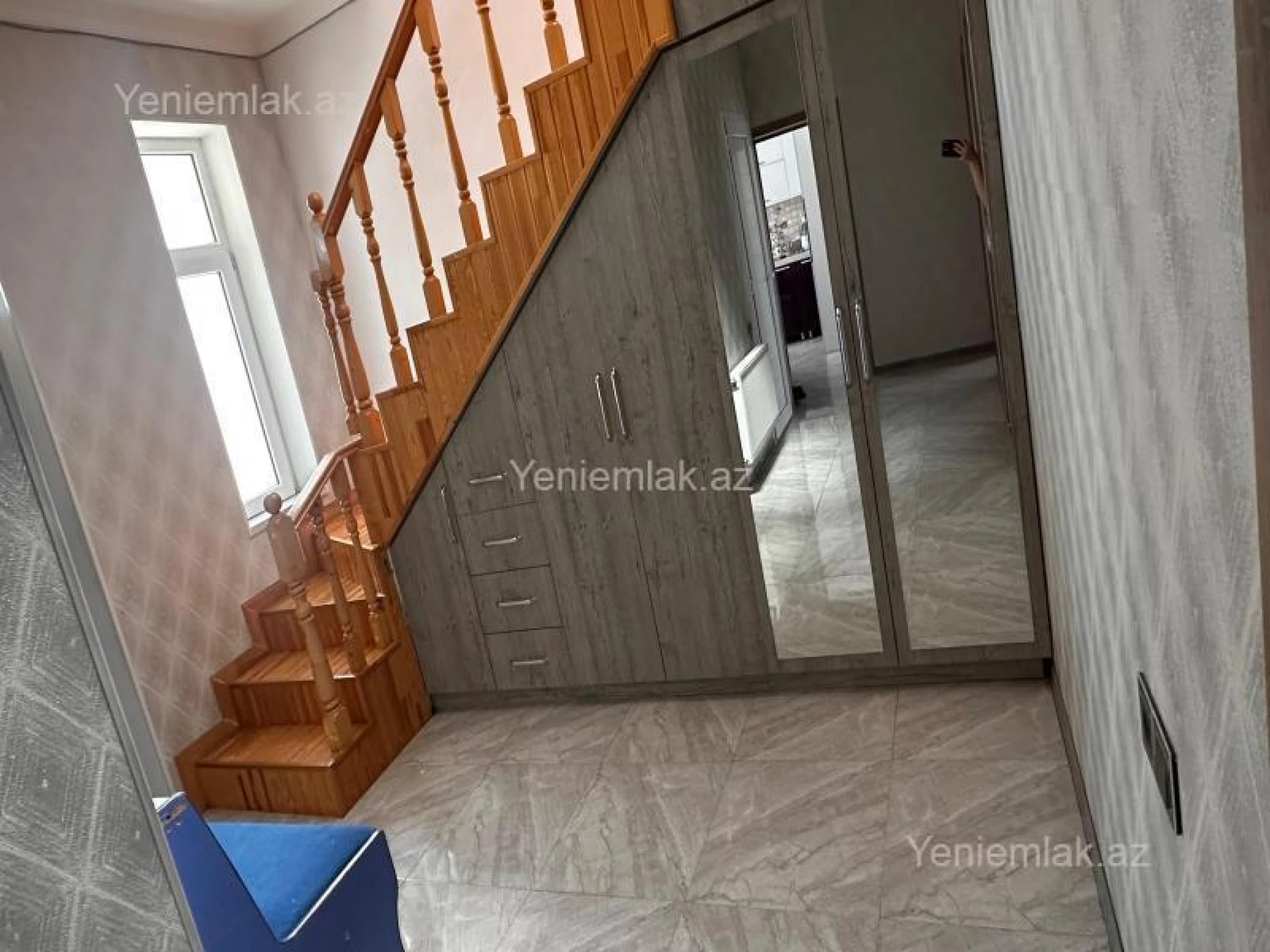 Satılır 6 otaqlı həyət evi 263 m²
