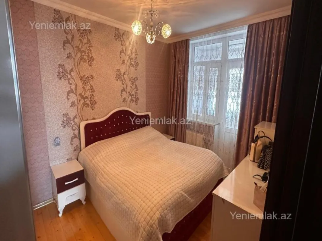 Satılır 6 otaqlı həyət evi 263 m²