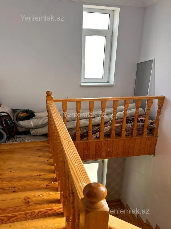 Satılır 6 otaqlı həyət evi 263 m²