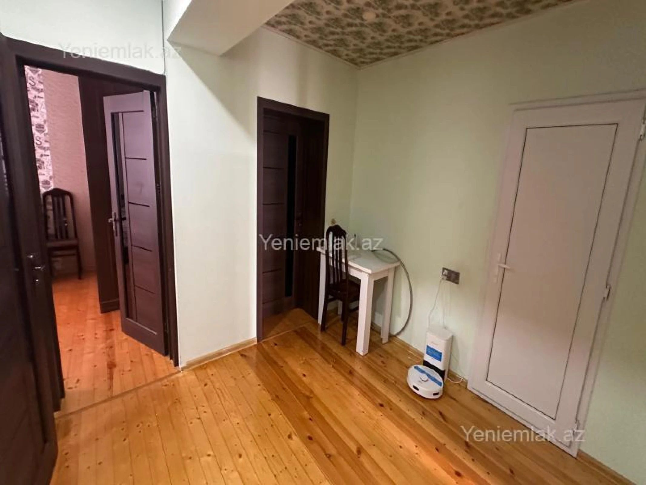 Satılır 6 otaqlı həyət evi 263 m²