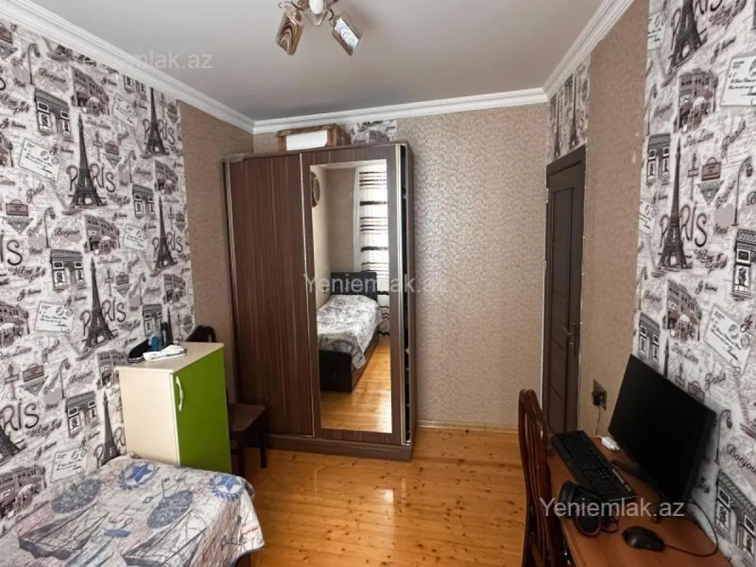 Satılır 6 otaqlı həyət evi 263 m²