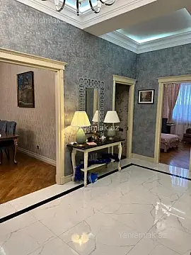 Satılır 4 otaqlı yeni tikili 160 m²